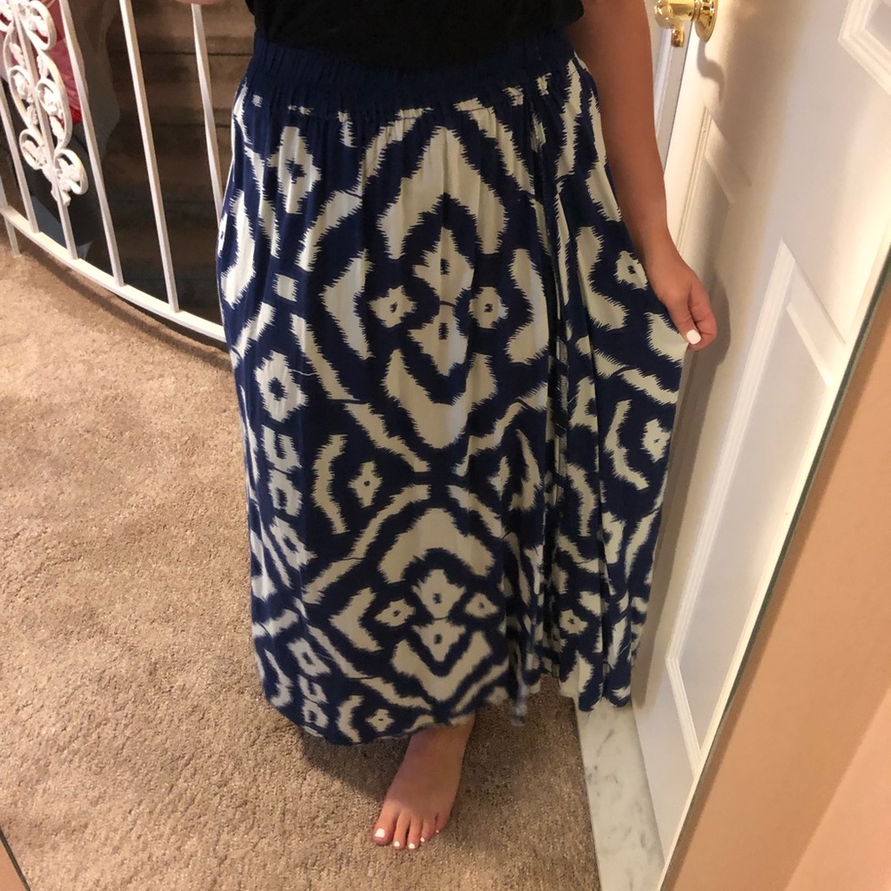 Long flowy maxi skirt
